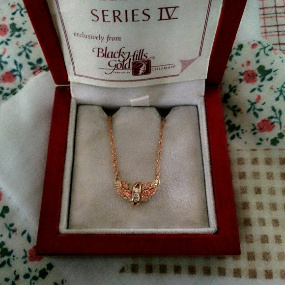 Black Hills Gold Collector Series Necklace - Picture 3 of 8